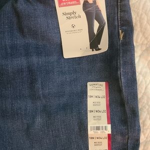 Womens Levi size 18